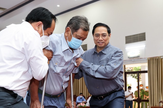 thu tuong don nguoi dan ve que an toan cham lo de moi nguoi deu co tet hinh 2