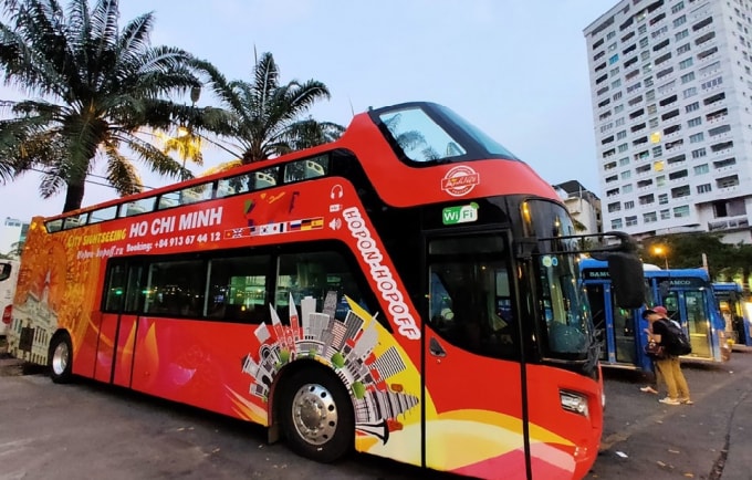 de xuat tiep tuc thi diem hoat dong xe buyt 2 tang du lich hinh 1