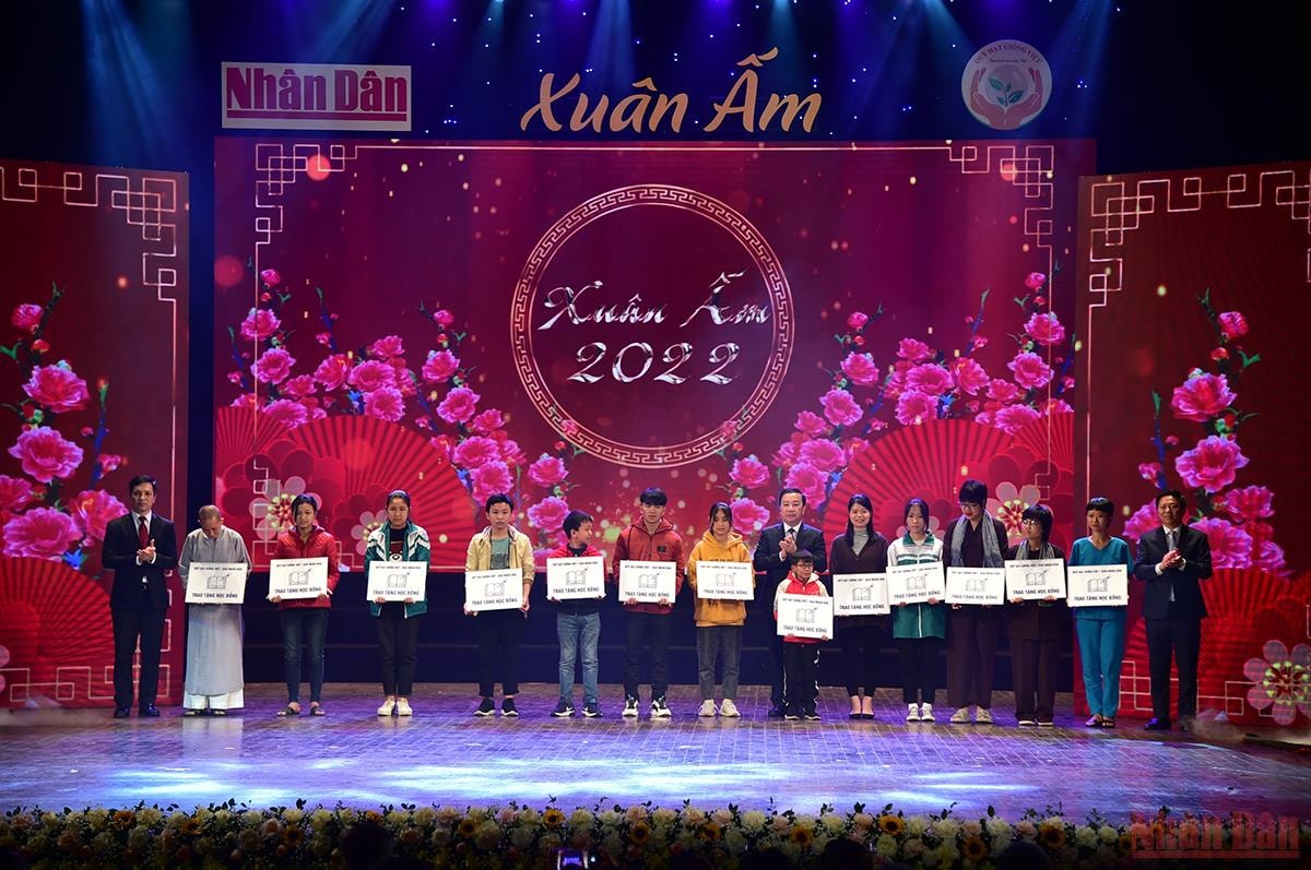 chuong trinh xuan am truyen hinh nhan dan gan ket cong dong xa hoi cung chung tay vi su phat trien hinh 2