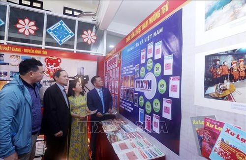 hoi bao xuan xu lang nam 2022 trung bay tren 400 an pham dac sac hinh 1