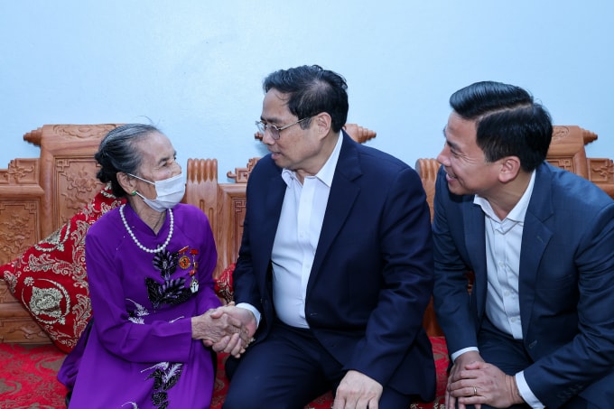 thu tuong dang huong dang hoa tuong nho chu tich ho chi minh hinh 4