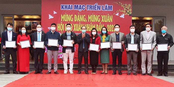 hai duong khai mac trien lam mung dang mung xuan va hoi bao xuan nham dan 2022 hinh 1