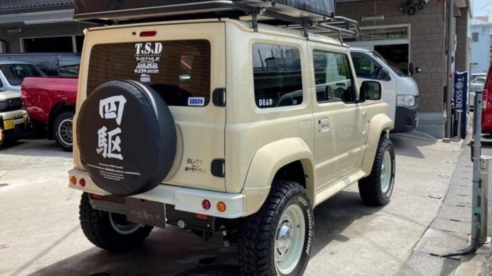 chiem nguong suzuki jimny do phong cach off road co gia chi hon 21000 usd hinh 5