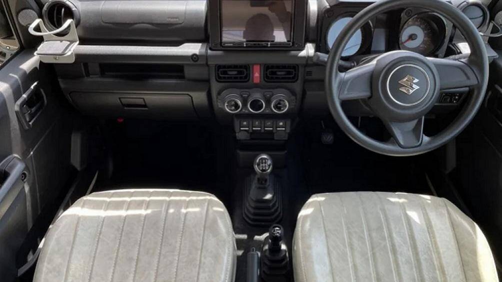 chiem nguong suzuki jimny do phong cach off road co gia chi hon 21000 usd hinh 7