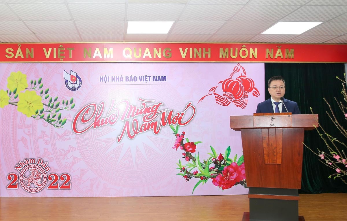 gap mat cac nha bao lao thanh nguyen lanh dao hoi va can bo nhan vien co quan trung uong hoi da nghi huu hinh 3