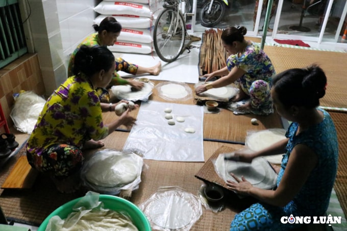 lang nghe banh phong do lua ngay can tet hinh 14