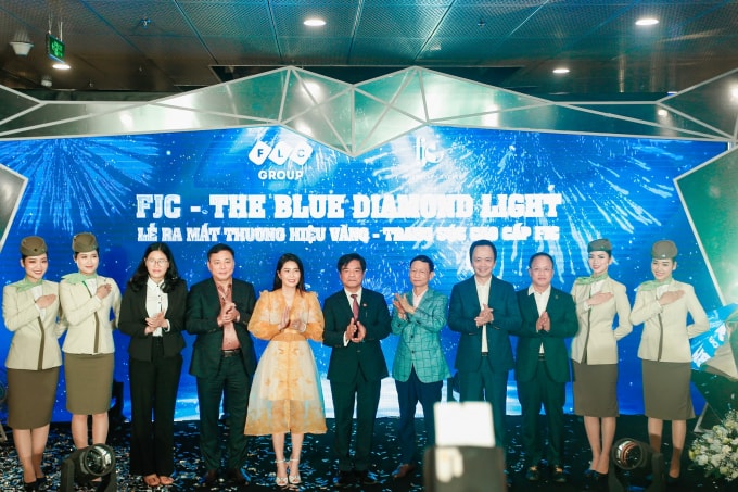 flc ra mat thuong hieu vang trang suc cao cap fjc va khai truong showroom dau tien hinh 1