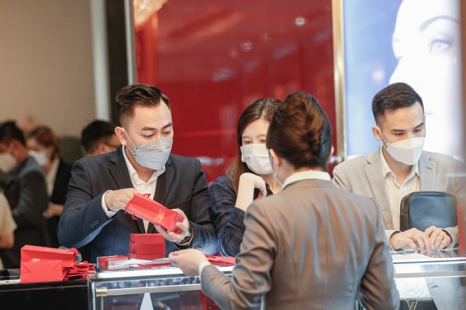 flc ra mat thuong hieu vang trang suc cao cap fjc va khai truong showroom dau tien hinh 4