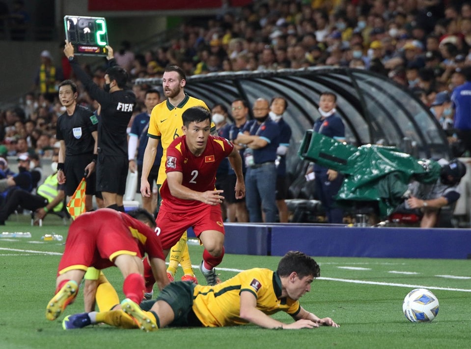 tuyen viet nam thua 0 4 australia o vong loai 3 world cup 2022 chau a hinh 4