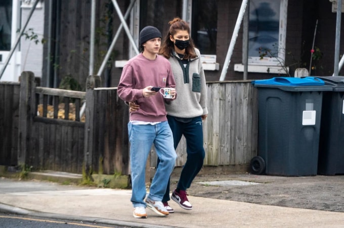 zendaya den tham nhen nhi tom holland tai anh hinh 1