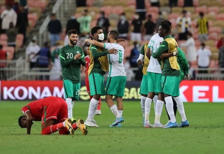 danh bai oman saudi arabia cham mot tay vao vck world cup 2022 hinh 4