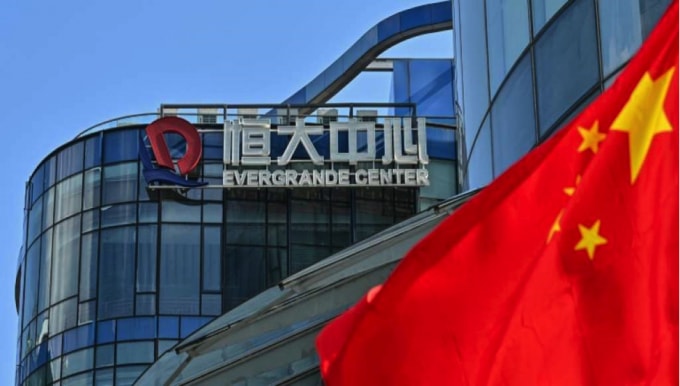 trung quoc can nhac chia tach china evergrande hinh 1