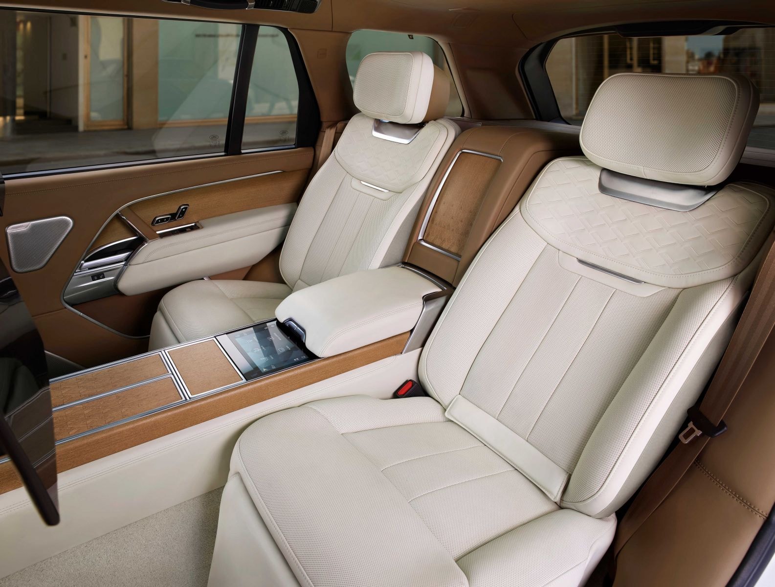 cac mau xe sang trong cua range rover moi sap ve viet nam hinh 7