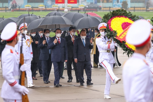 lanh dao dang nha nuoc vao lang vieng chu tich ho chi minh hinh 1