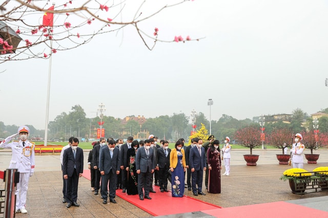 lanh dao dang nha nuoc vao lang vieng chu tich ho chi minh hinh 7