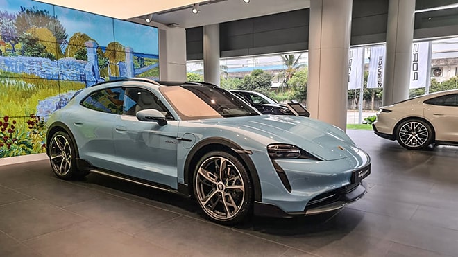 chiem nguong xe dien porsche taycan cross turismo tai dai ly viet nam gia ban tu 4 ty dong hinh 2