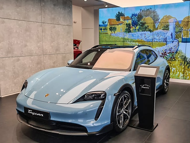 chiem nguong xe dien porsche taycan cross turismo tai dai ly viet nam gia ban tu 4 ty dong hinh 1