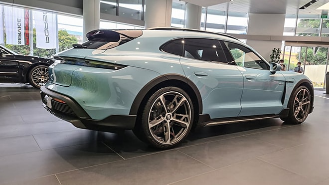 chiem nguong xe dien porsche taycan cross turismo tai dai ly viet nam gia ban tu 4 ty dong hinh 5