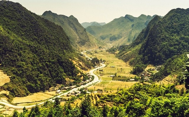 cao nguyen da dong van diem du lich dang di trong ngay xuan nham dan hinh 4