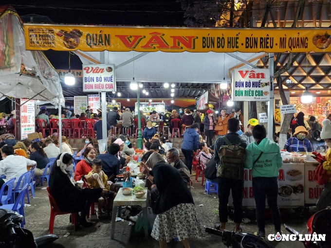 hang chuc ngan du khach do ve trung tam da lat ket xe nghiem trong hinh 7