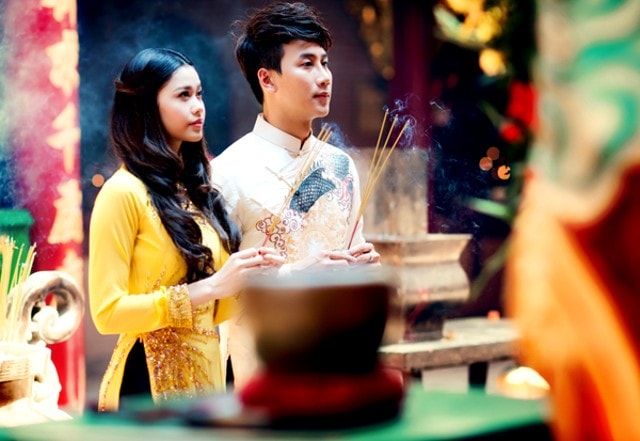 cach hanh le va van khan le chua dau nam nham dan dung chuan nhat hinh 1