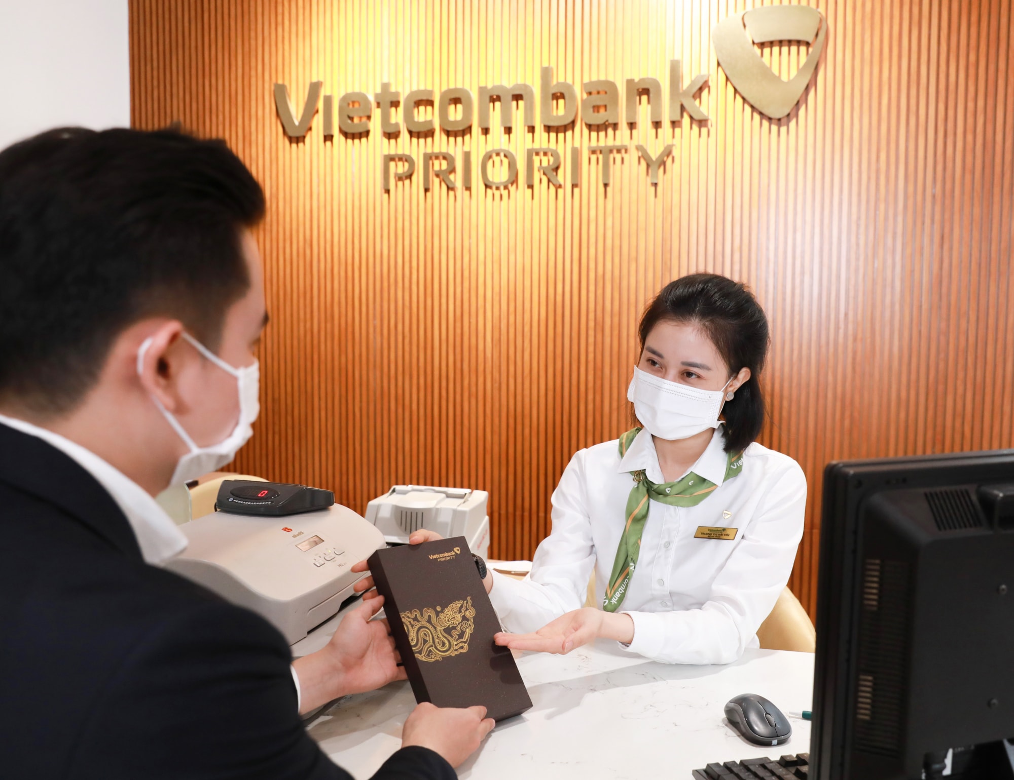 giai ma khach hang uu tien vietcombank priority duoc cham soc khac biet va dang cap nhu the nao hinh 2