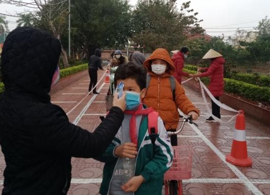 hoc sinh tieu hoc ngoai thanh ha noi han hoan di hoc tro lai hinh 3