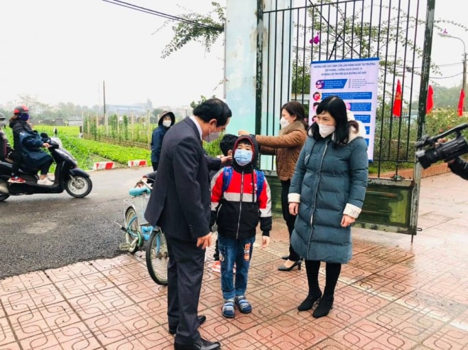 hoc sinh tieu hoc ngoai thanh ha noi han hoan di hoc tro lai hinh 6
