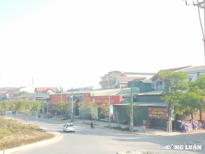ho bien dat cay xanh thanh nha xuong cua hang trung bay san pham lang nghe bat trang hinh 6