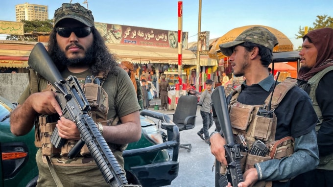 cac nha bao cua lien hop quoc bi giam giu o afghanistan da duoc tha tu do hinh 1
