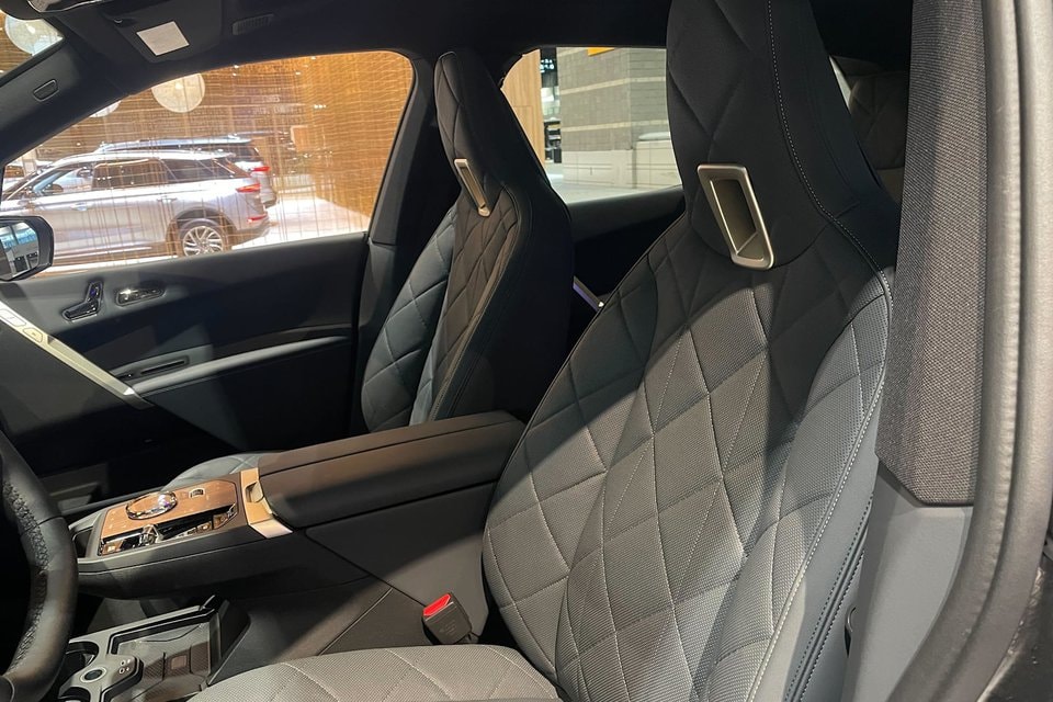 suv dien hieu nang cao bmw ix m60 lan dau xuat hien thuc te hinh 7