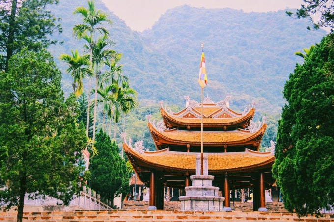 nhung dia diem linh thieng o chua huong nguoi tray hoi nen chu y hinh 1