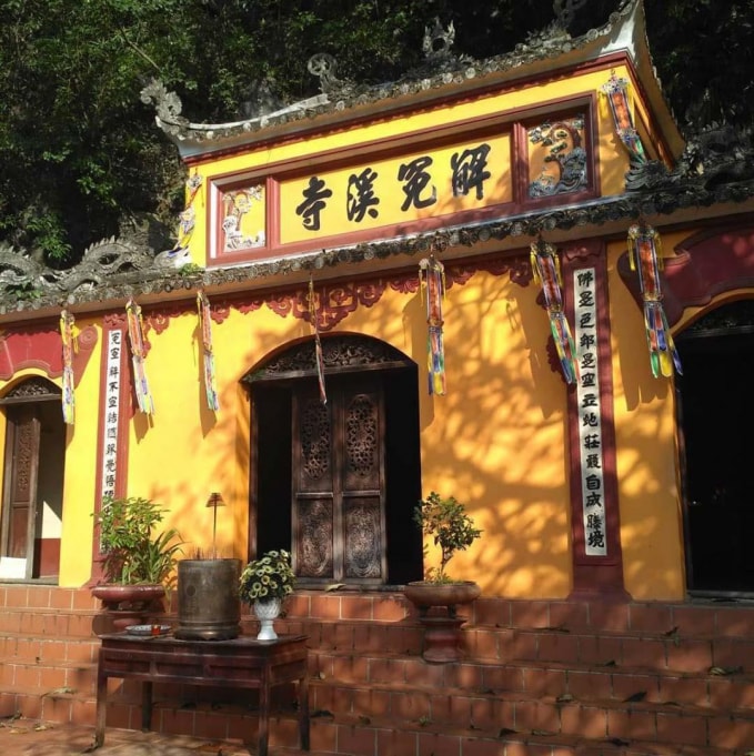 nhung dia diem linh thieng o chua huong nguoi tray hoi nen chu y hinh 6