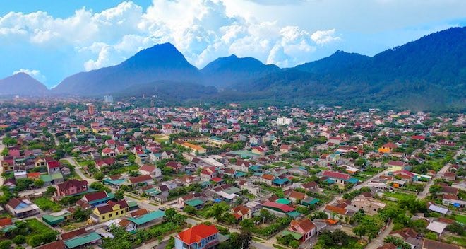 top 10 ngon nui co phong canh dep nhat viet nam me hoac du khach hinh 2