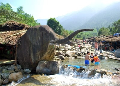 nhung con suoi dep nhat o viet nam chi ngam da me hinh 8