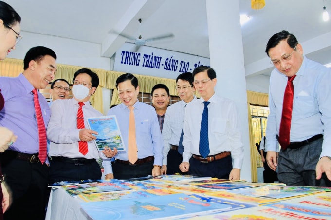 hoi bao xuan sac xuan qua tung trang bao gin giu hon cot dan toc hinh 2