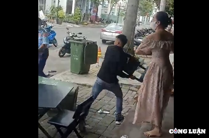 phan anh tieng on  bi de doa thanh toan ca gia dinh den danh nhau rach dau do mau hinh 3