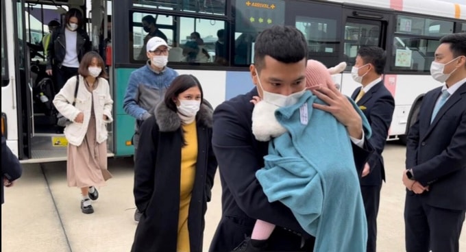 ke doa ban roi may bay vietnam airlines la nam sinh 17 tuoi va da bi bat giu hinh 1