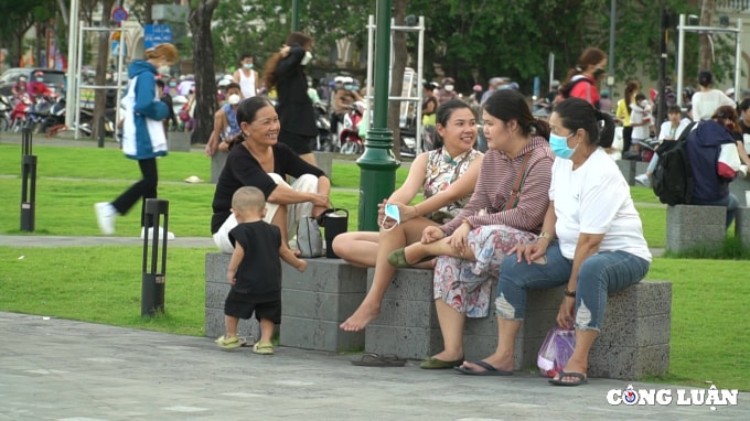 ngam cong vien ben bach dang sau cai tao tu tren cao thu hut gioi tre chup anh song ao hinh 9