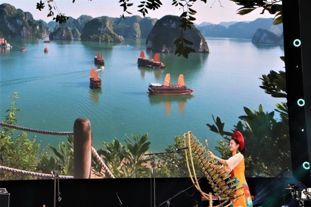 su kien van hoa noi bat tuan qua ha noi mo cua di tich di san ha long duoc ton vinh hinh 1