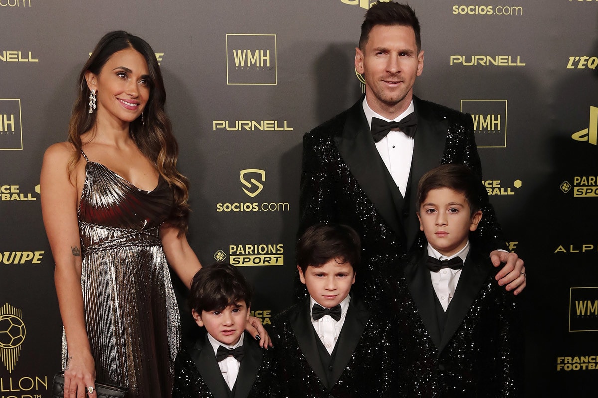 messi co the quay lai barca vi vo khong thich paris hinh 1