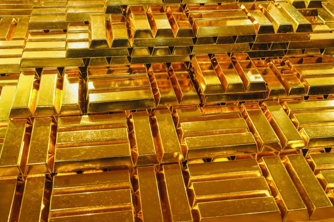 gia vang the gioi 23 2 giam xuong duoi 1900 usd khi chung khoan hoi phuc hinh 1