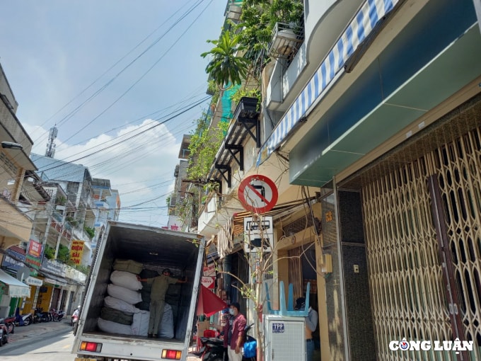 muon kieu bien bao giao thong danh do nguoi di duong o tp hcm hinh 8
