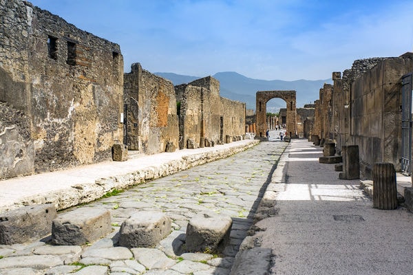 pompeii hanh trinh tai sinh thanh pho chet hinh 3