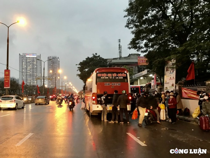 nha xe doanh nghiep van tai khon don khi gia xang dau lien tiep lap dinh hinh 3