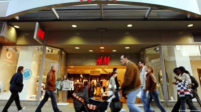 ikea va hm dong cua hang o nga hinh 2