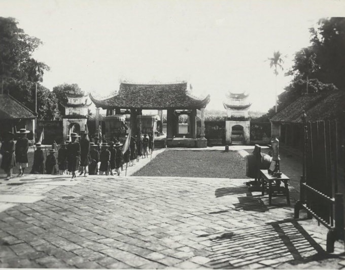 nhung hinh anh doc ve le hoi quan gia cach day mot the ky hinh 1