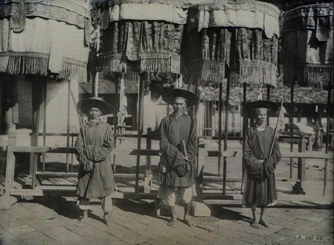 nhung hinh anh doc ve le hoi quan gia cach day mot the ky hinh 7