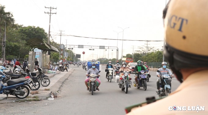 xu ly xe cho hang cong kenh nguoi vi pham khoc nac do muu sinh chu em dau muon hinh 2