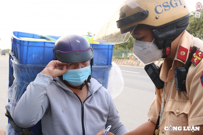 xu ly xe cho hang cong kenh nguoi vi pham khoc nac do muu sinh chu em dau muon hinh 4